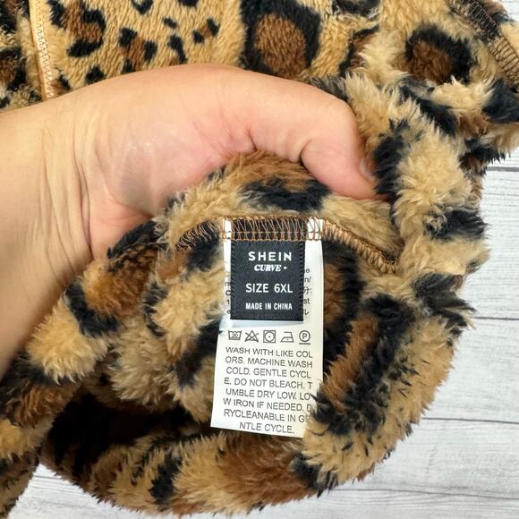 Shein Curve Plus Size Fuzzy Cheetah Zip Up Sleeveless Vest Size 6XL/24 - Picture 4 of 6